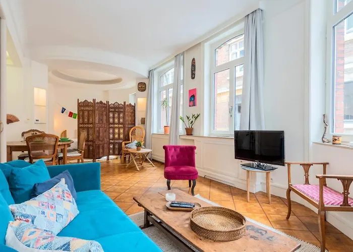 Center Apartment With Lots Of Charm